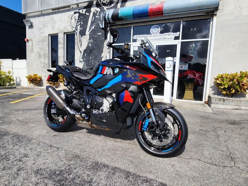 2026 BMW M 1000 XRImage 10