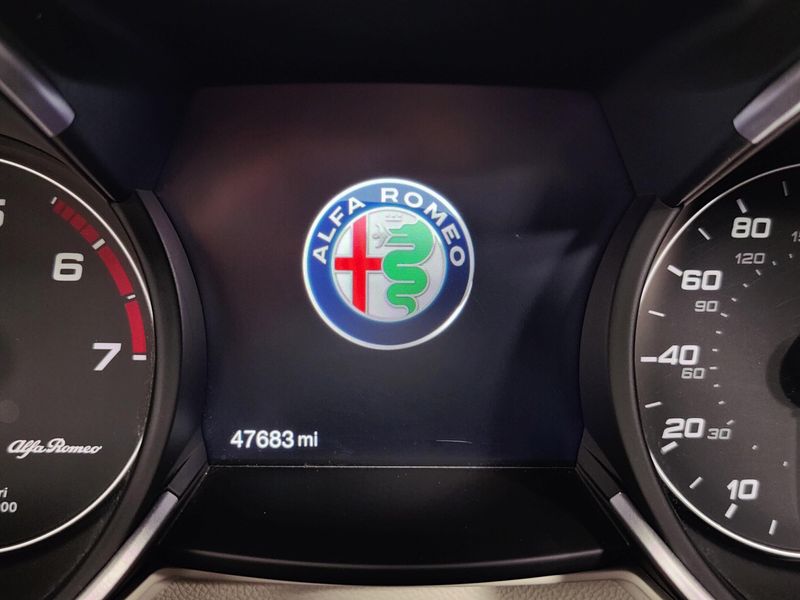 Used 2020 Alfa Romeo Stelvio Ti AWD w/Sunroof & NavImage 32