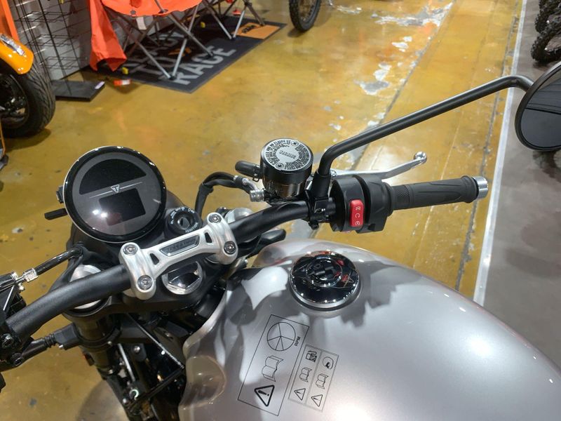 New 2025 Triumph SPEED TWIN 900 Image 18