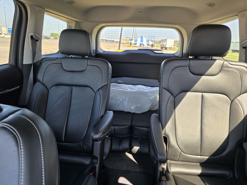 Used 2022 Jeep Grand Cherokee L LimitedImage 14