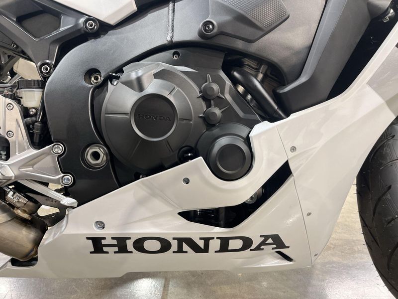 New 2026 Honda CBR1000RR Image 16