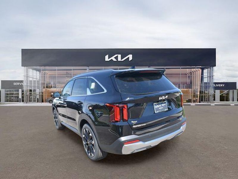 New 2026 Kia Sorento SXImage 6