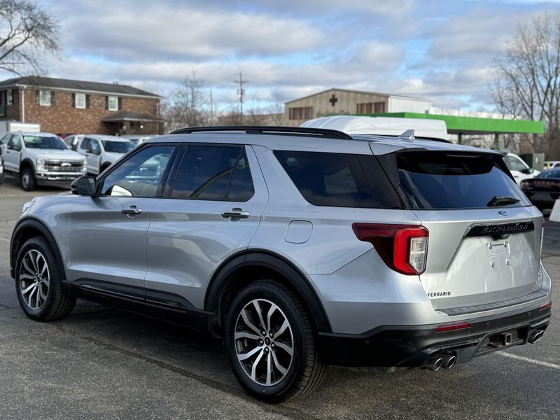 2020 Ford Explorer ST photo 4