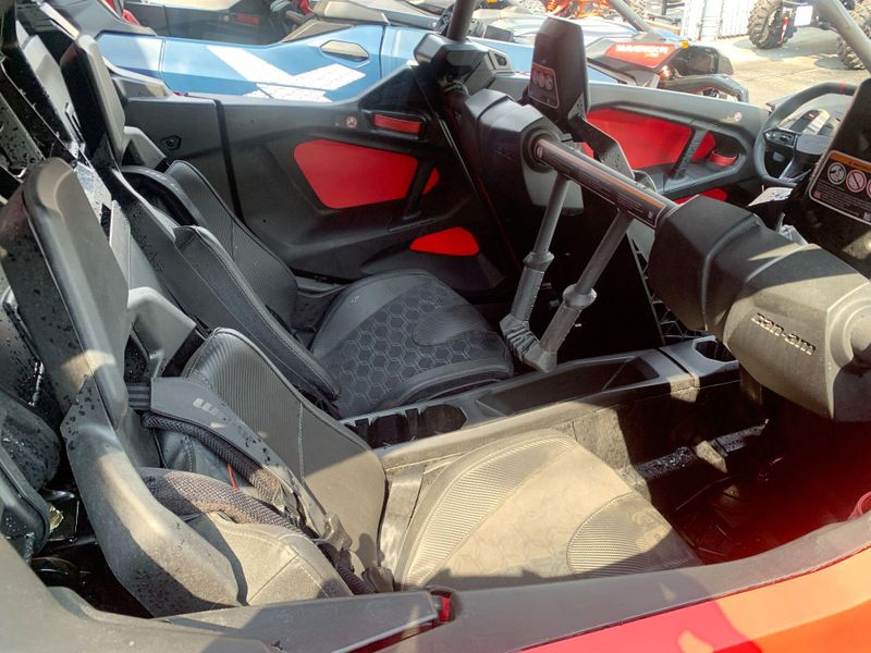 New 2025 Can-Am MAVERICK R MAX X 999T DCT Image 20