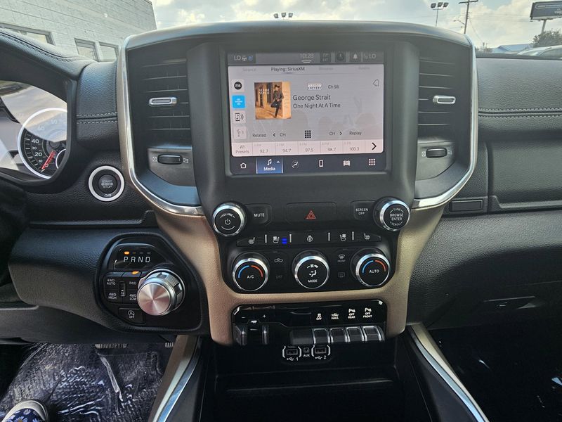 2022 RAM 1500 LaramieImage 19