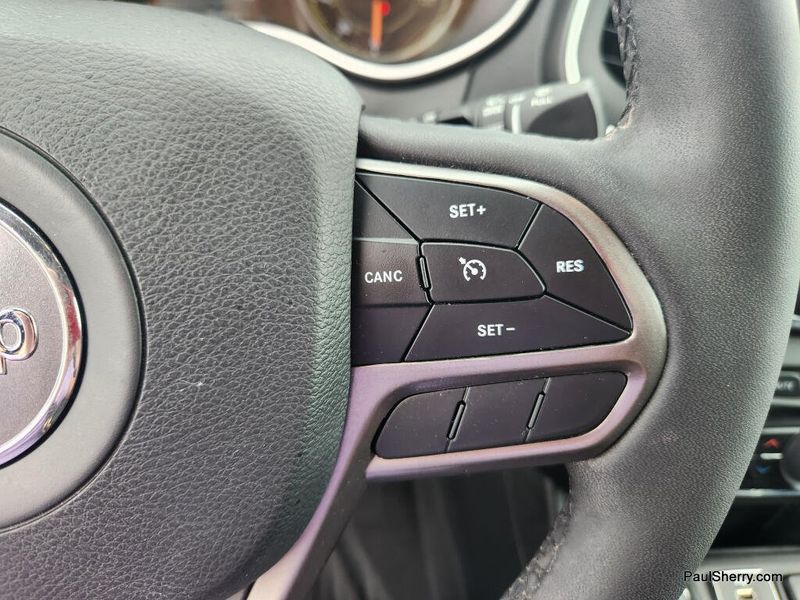 Used 2022 Jeep Cherokee Latitude Lux