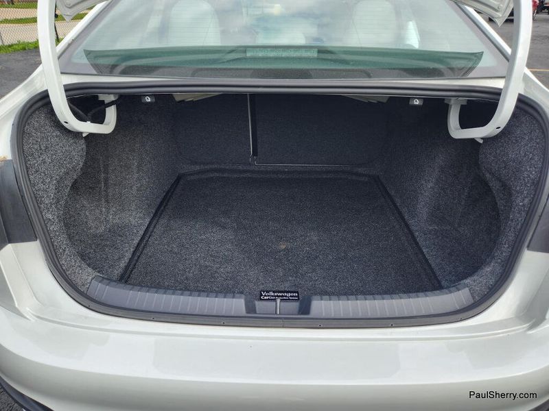 Used 2025 Volkswagen Jetta SE