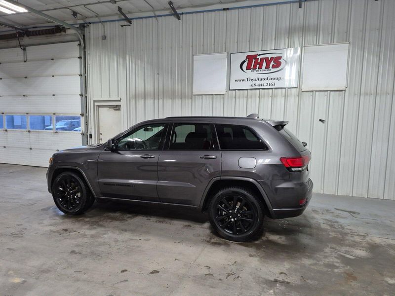 2021 Jeep Grand Cherokee Laredo XImage 19