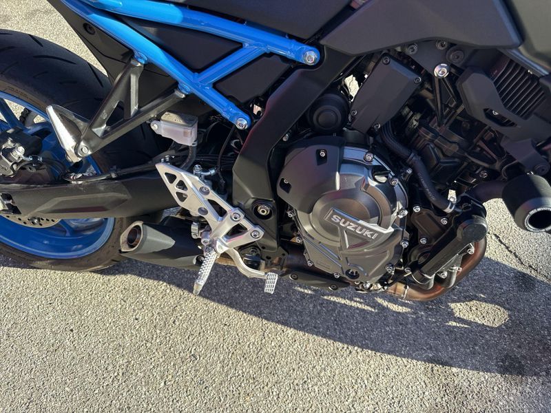 Used 2024 Suzuki GSX-8S Image 14