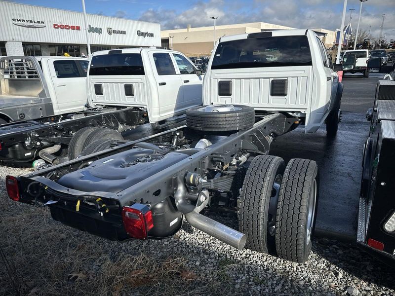 2024 RAM 5500 Tradesman Chassis Crew Cab 4x4 84