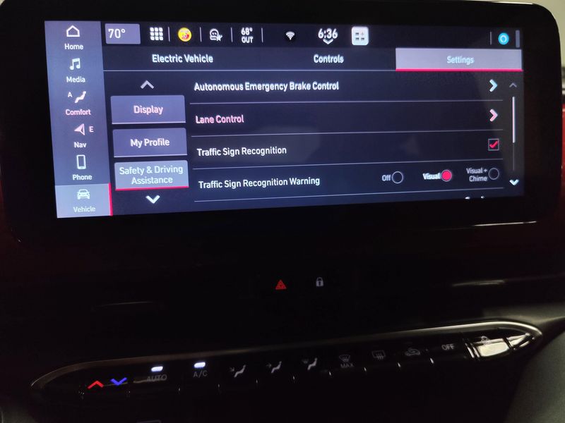 2024 Fiat 500e INSPI(RED)Image 4