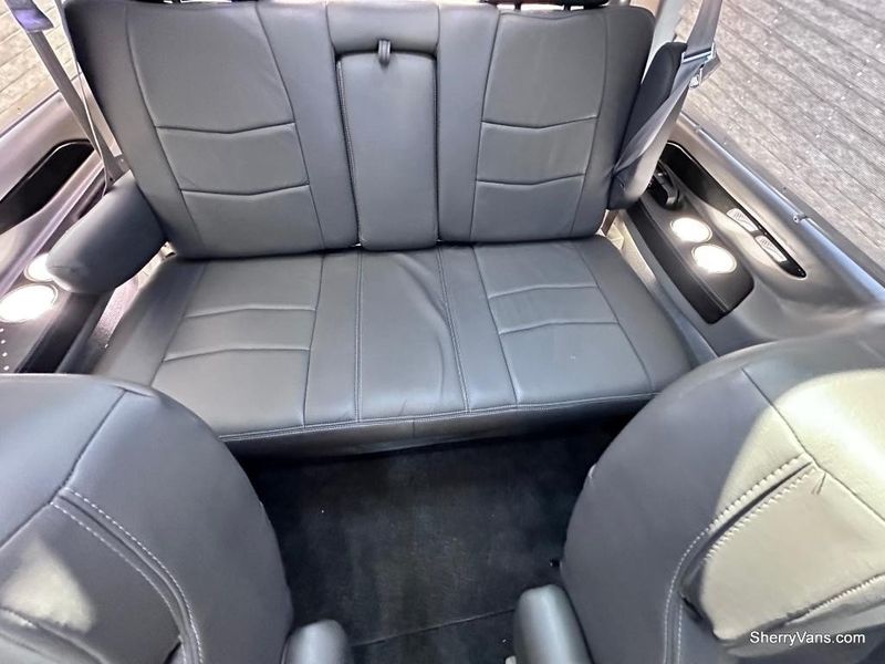 2021 Chevrolet Express Passenger Image 43