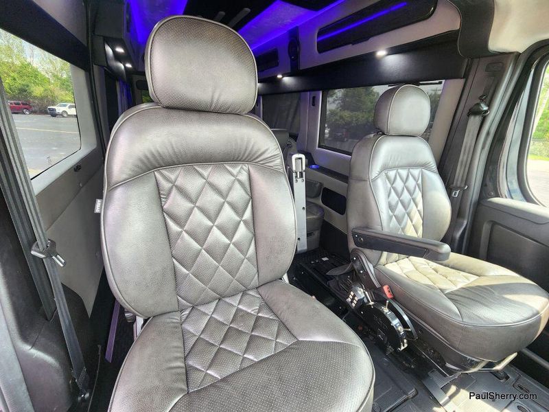 2023 RAM ProMaster 2500 Window Van High RoofImage 2