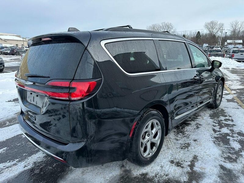 2023 Chrysler Pacifica LimitedImage 14