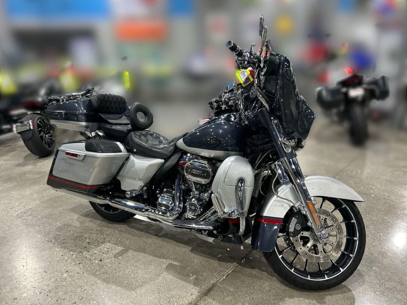Used 2019 Harley-Davidson CVO STREET GLIDE Image 10
