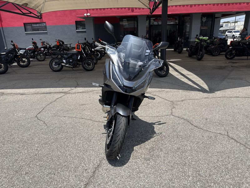 New 2026 Honda NT1100 DCT Image 10