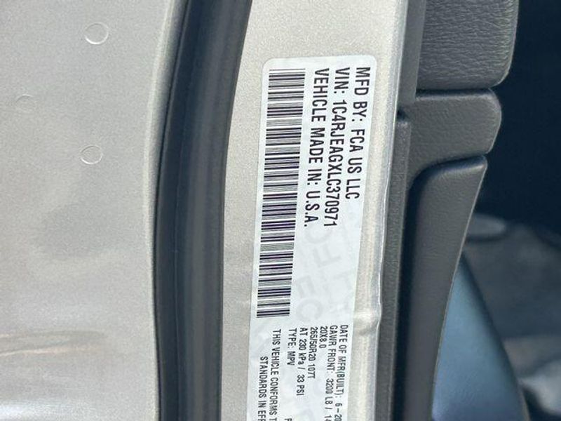 Used 2020 Jeep Grand Cherokee AltitudeImage 9