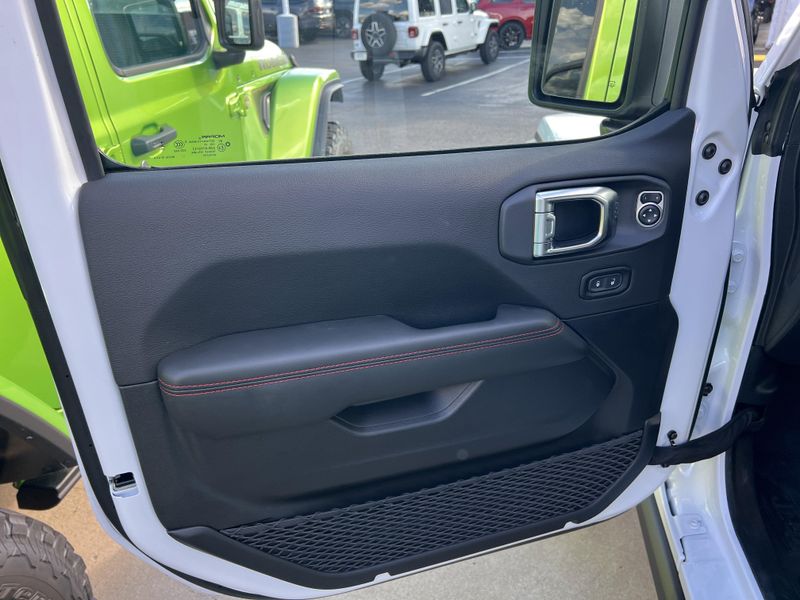 New 2025 Jeep Wrangler 4-door Rubicon XImage 16