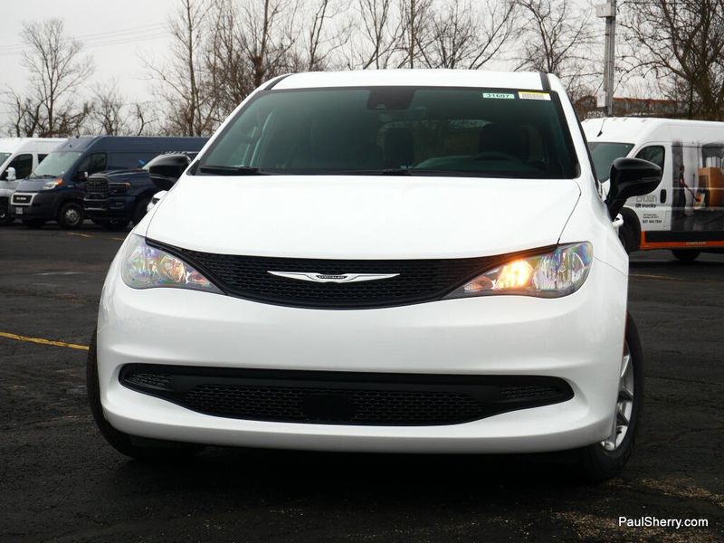 New 2026 Chrysler Voyager Lx