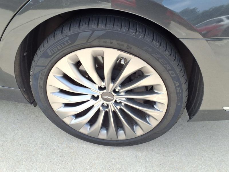 2017 Genesis G90 3.3T PremiumImage 8