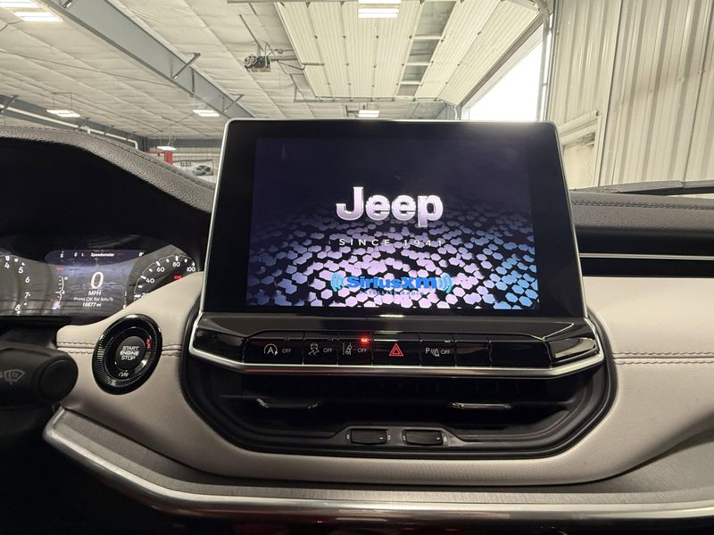 Used 2024 Jeep Compass LimitedImage 28