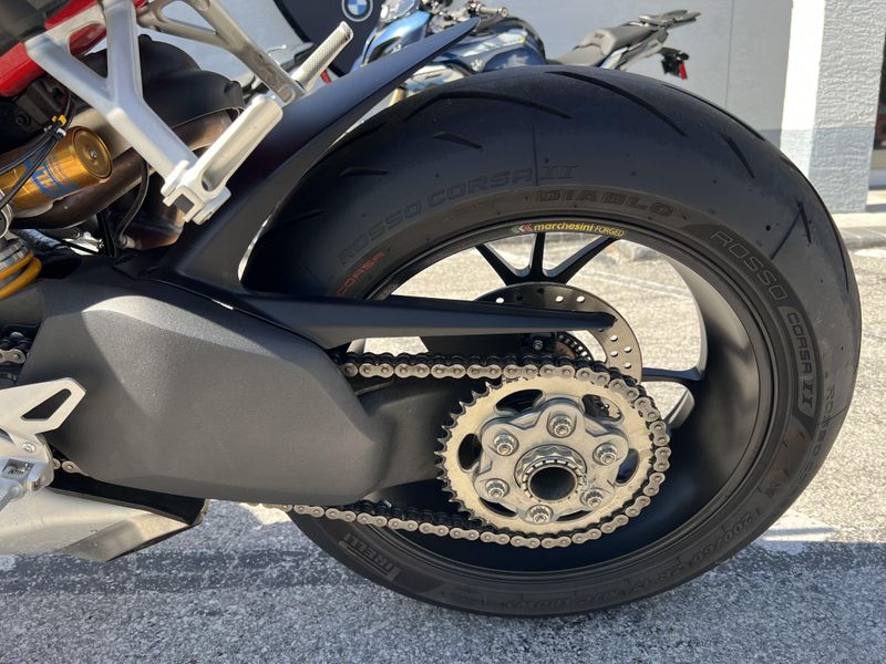 2022 Ducati Streetfighter V4 S 