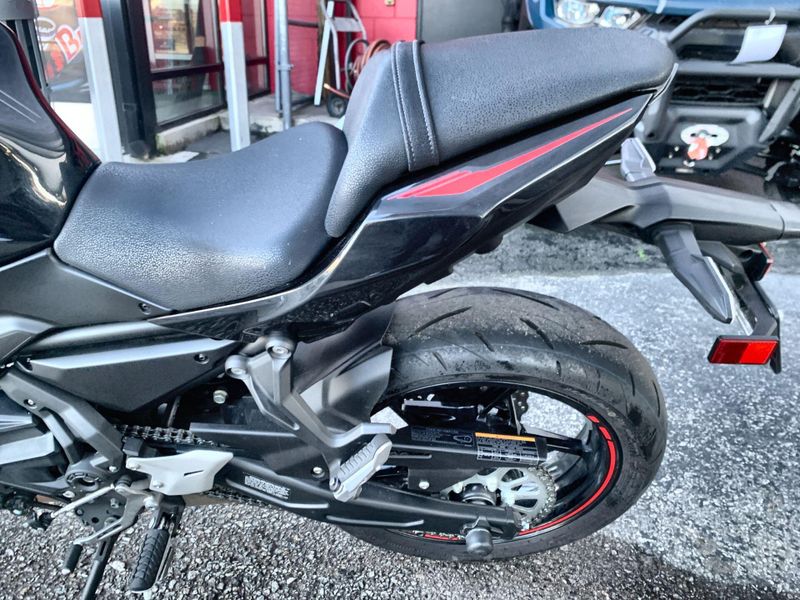 Used 2023 Kawasaki Z650 Base Image 11