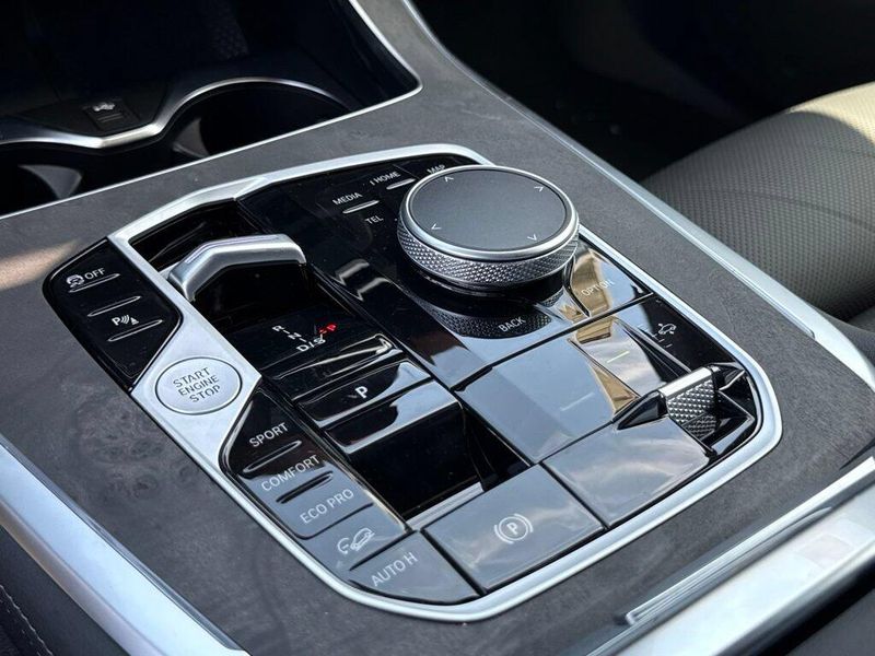 New 2027 BMW X7 xDrive40iImage 24