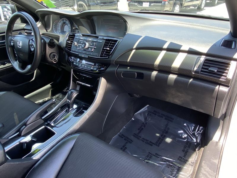 2016 Honda Accord Sedan SportImage 11