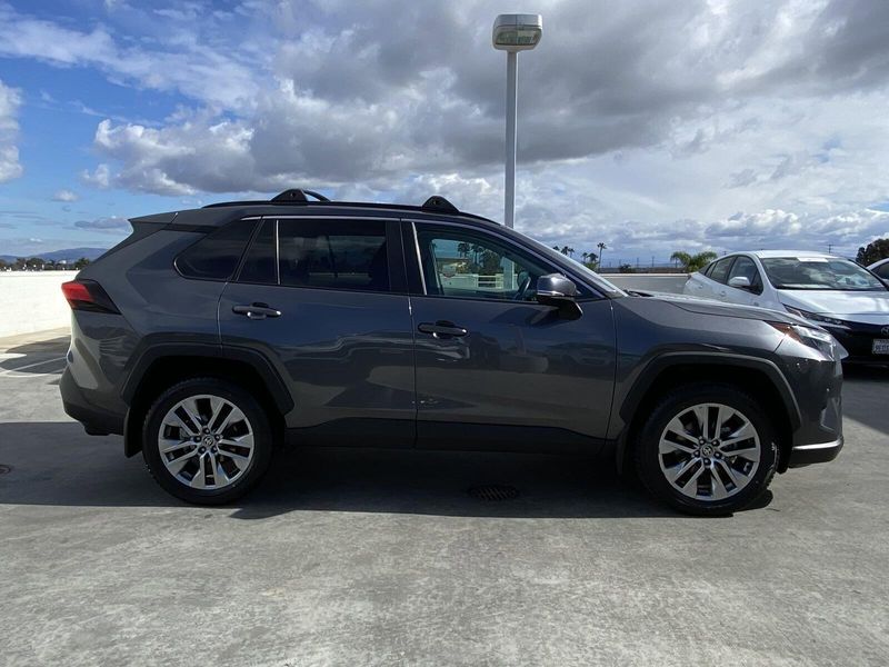 2022 Toyota RAV4 XLE PremiumImage 3