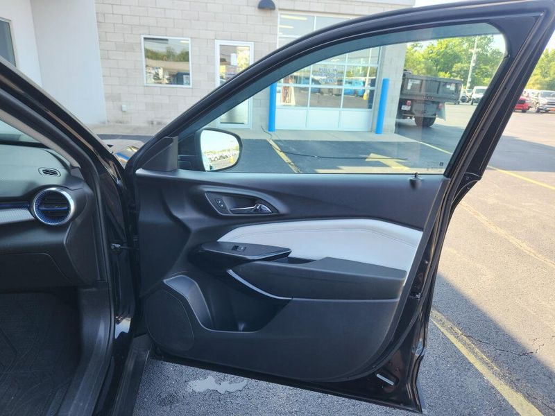 Used 2024 Chevrolet Trax LT