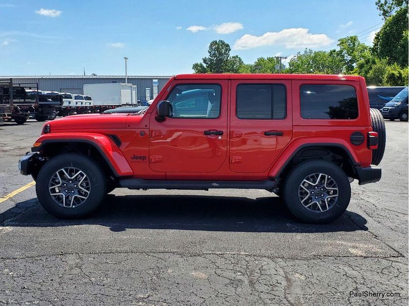 2025 Jeep Wrangler 4-door SaharaImage 3