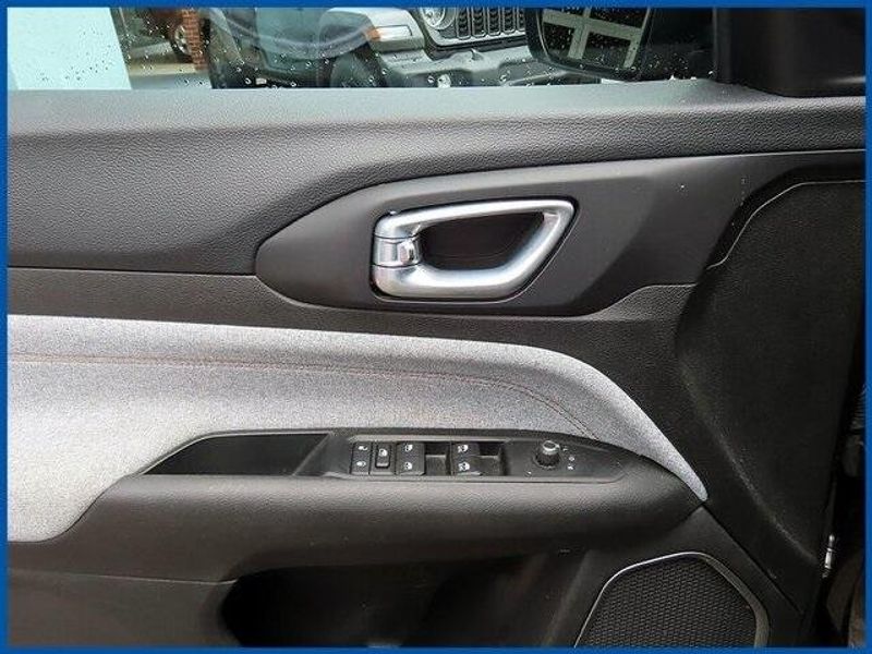 2022 Jeep Compass Latitude LuxImage 12