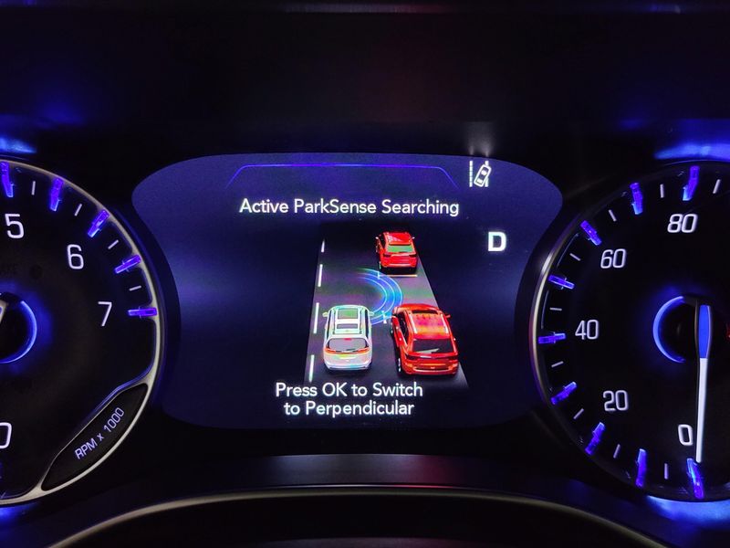 2024 Chrysler Pacifica Limited AWD w/Safety SphereImage 8