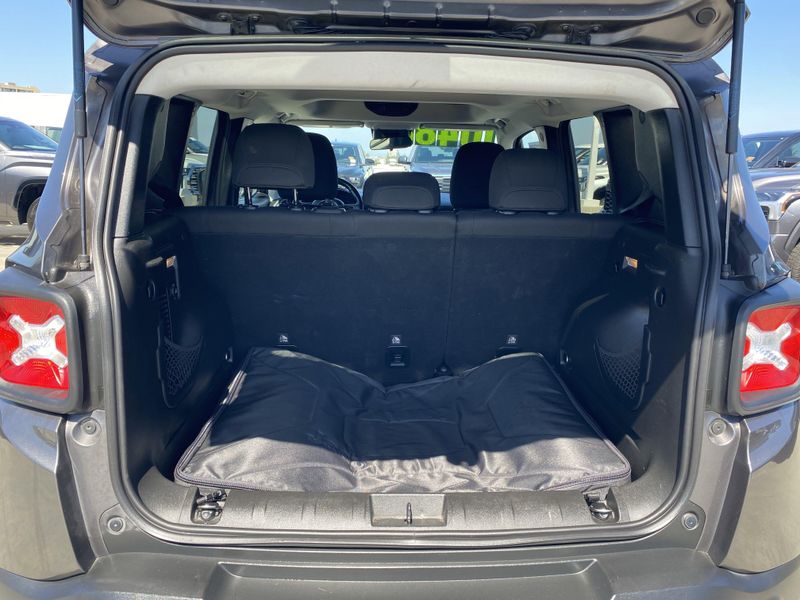Used 2016 Jeep Renegade LatitudeImage 13