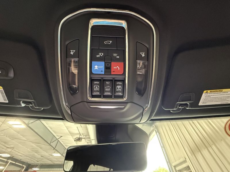 Used 2024 Jeep Grand Cherokee L LimitedImage 39