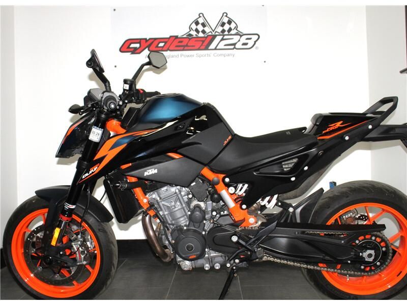 2022 KTM 890 DUKE GPImage 3