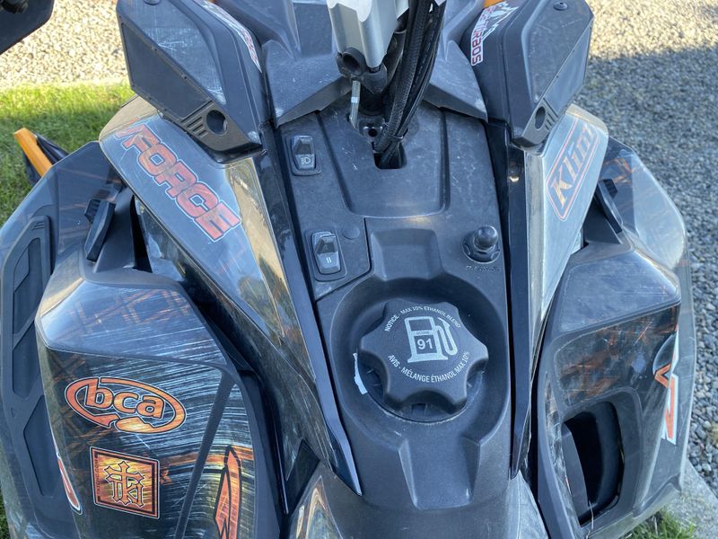 Used 2020 SKIDOO SUMMIT 850 165 Turbo Image 14