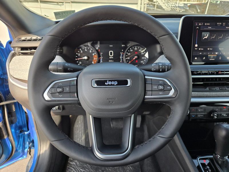 Used 2025 Jeep Compass Latitude 4x4