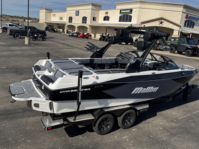 2025 MALIBU WAKESETTER 23 LSV Image 6