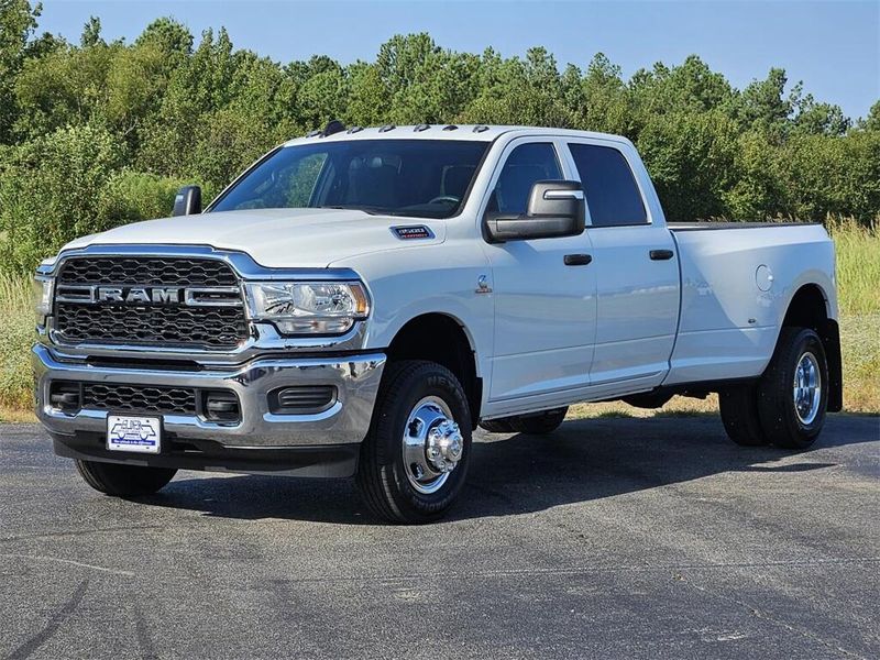 2024 RAM 3500 Tradesman Crew Cab 4x4 8