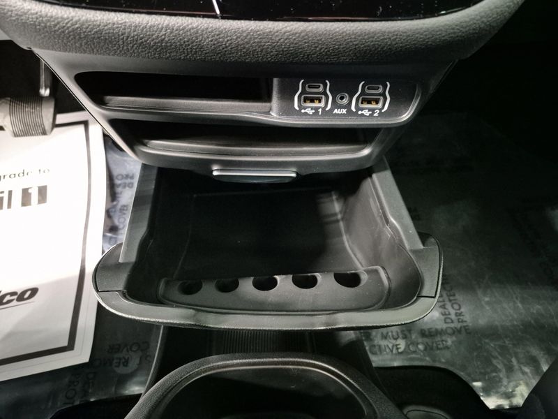 2025 Chrysler Pacifica SelectImage 33