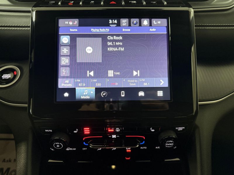 Used 2024 Jeep Grand Cherokee AltitudeImage 31