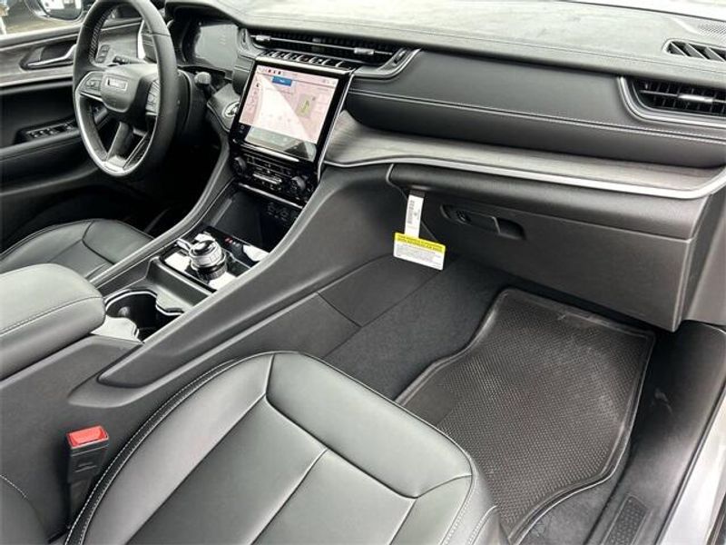 New 2024 Jeep Grand Cherokee Limited 4x4Image 13