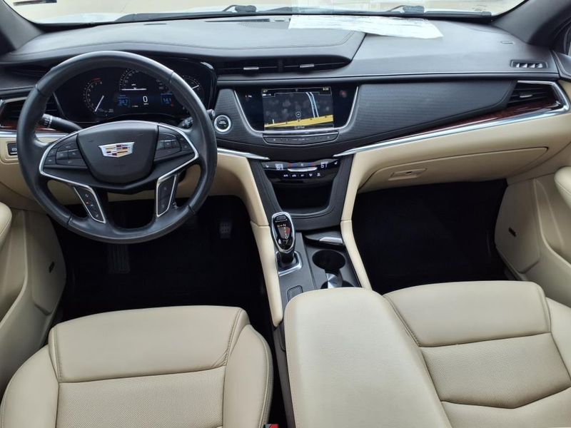 Used 2019 Cadillac XT5 LuxuryImage 4