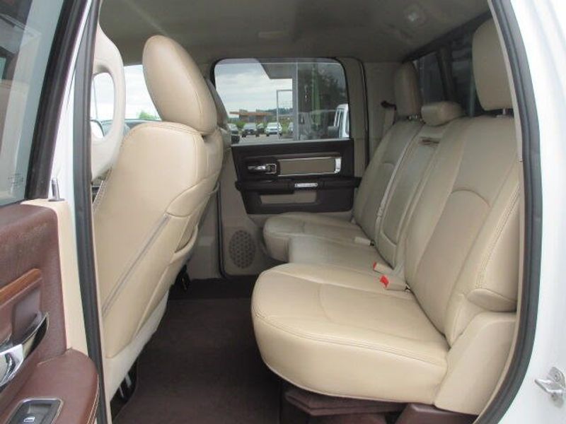 2015 RAM 3500 LaramieImage 22