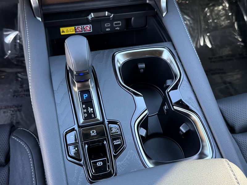 New 2026 Lexus RX 450h+ LuxuryImage 23