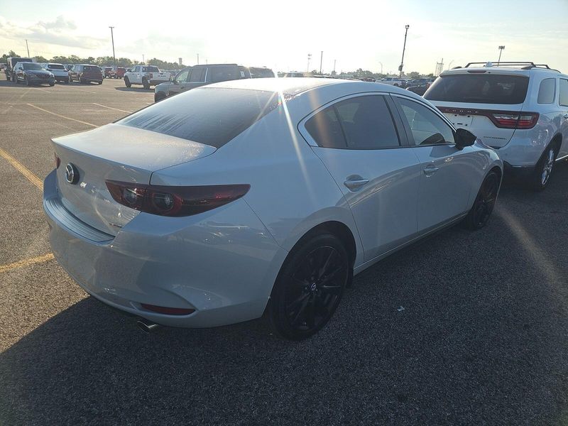 2025 Mazda Mazda3 Sedan 2.5 Select Sport photo 2