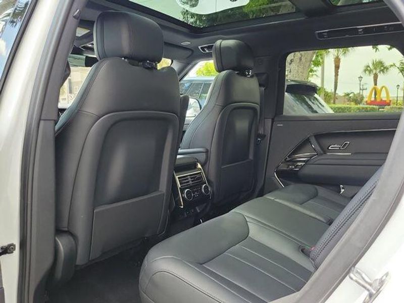 2023 Land Rover Range Rover Sport SE photo 11