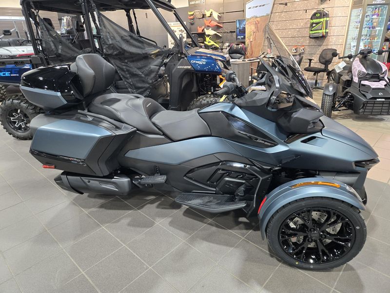 2025 Can-Am SPYDER RT LIMITED MINERAL BLUE WITH DARK ACCENTSImage 1